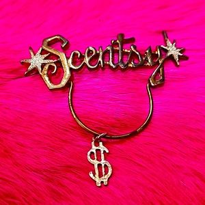 SCENTSY VINTAGE GOLD AND SILVER TONED METAL BROOCH‎ PIN